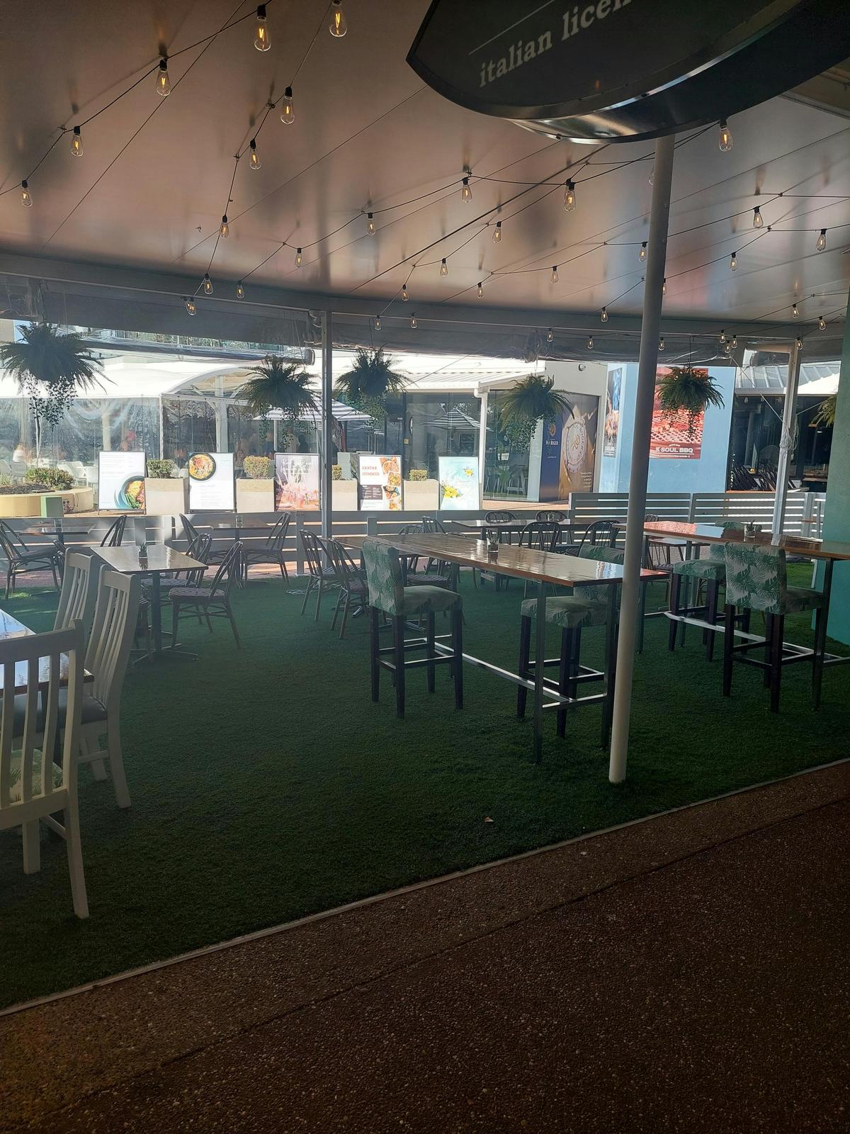 Chop 'n Chill outdoor dining