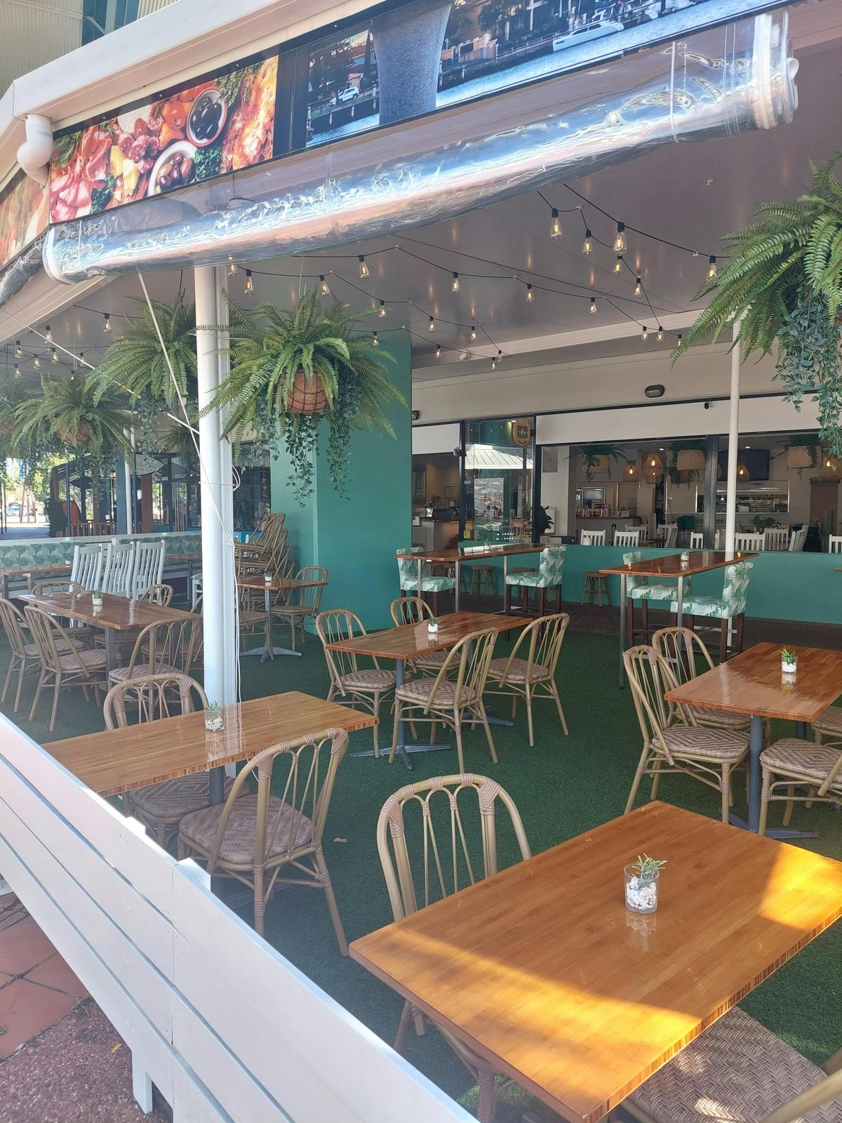 Chop 'n Chill undercover outdoor dining