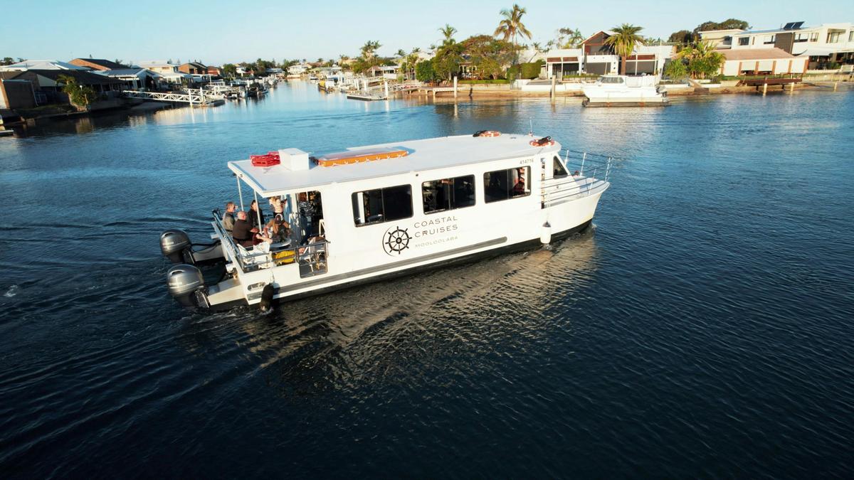 Cruise Sundays with Live DJ