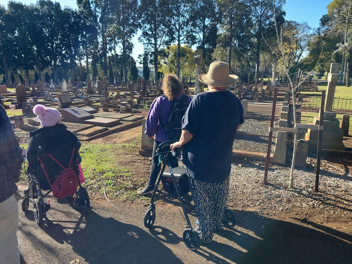 Easy Access Cemetery Tour