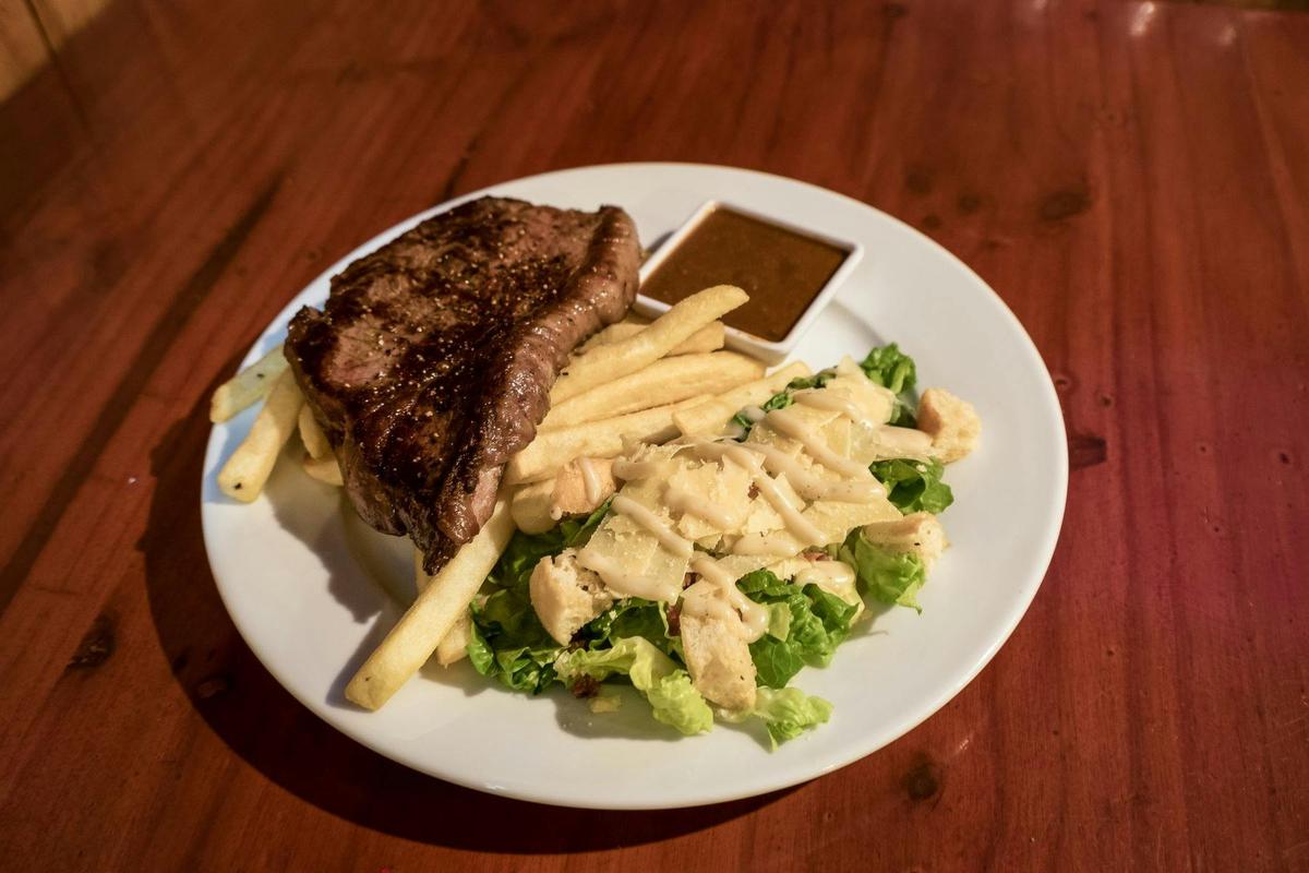 Condamine Hotel Dining