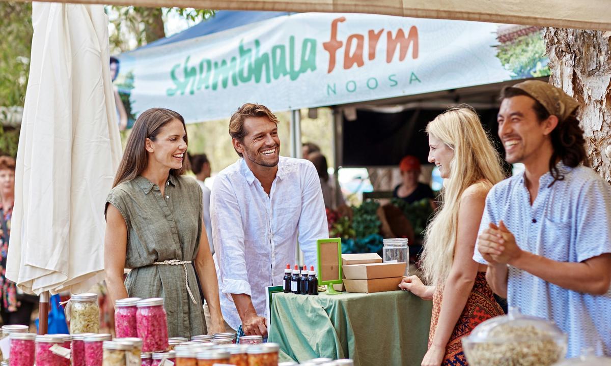 Eumundi Markets Return Bus Transfer: Sunshine Coast and Noosa