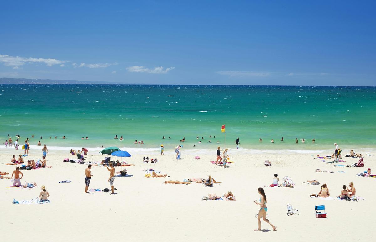 Sunshine Coast and Noosa Private Tour Inc. 2-Course Lakeside Lunch