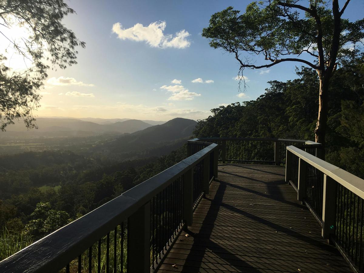 Sunshine Coast and Noosa Private Tour Inc. 2-Course Lakeside Lunch