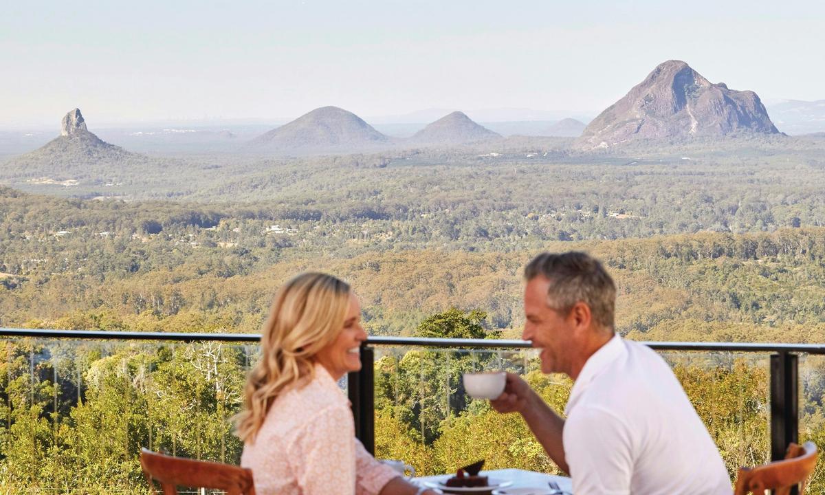 Sunshine Coast and Noosa Private Tour Inc. 2-Course Lakeside Lunch