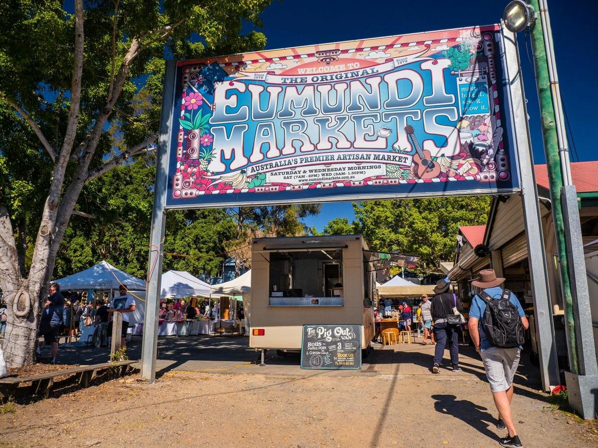 Eumundi Markets Return Bus Transfer: Sunshine Coast and Noosa