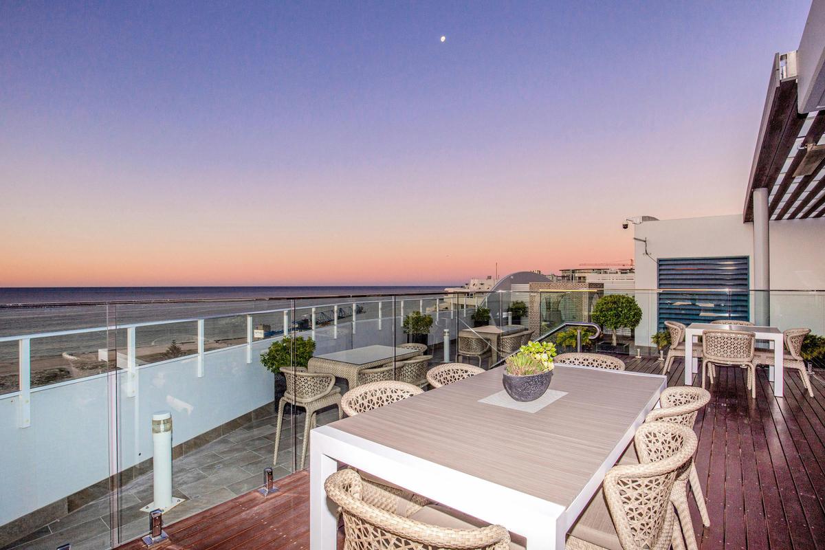 Club Wyndham Kirra Beach rooftop