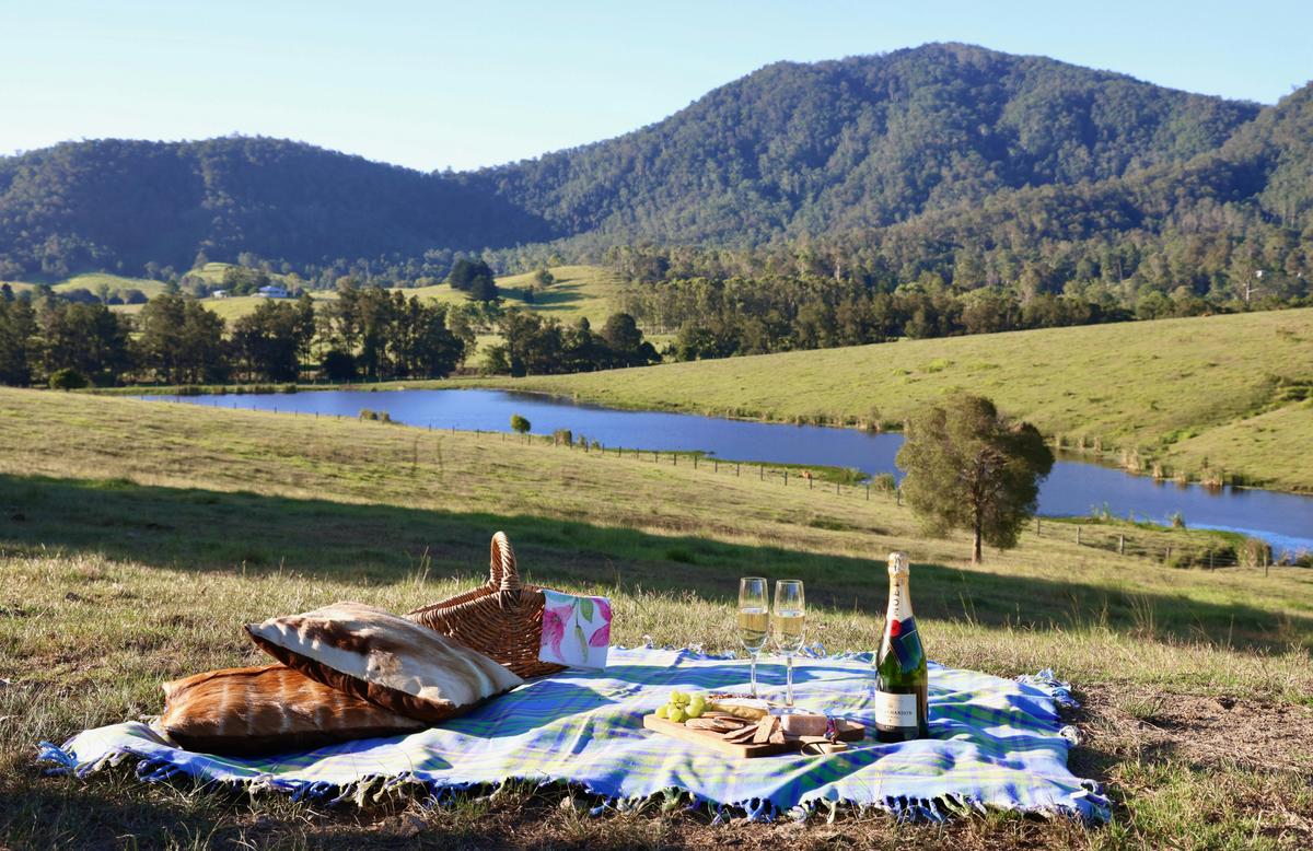 Picnic overlooking the dam