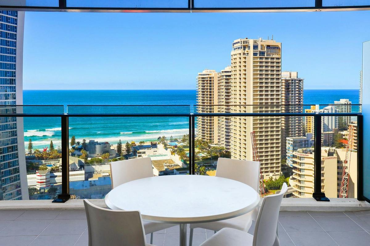 Level 24 Comfort - Two Bedroom Apartment - Circle on Cavill Surfers Paradise