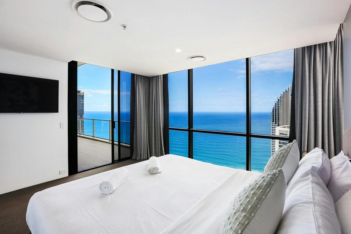 Luxury 5-Bedroom Sub Penthouse – Circle on Cavill Surfers Paradise