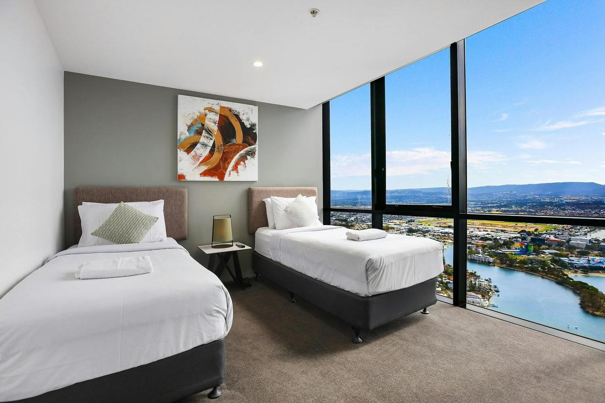 Luxury 5-Bedroom Sub Penthouse – Circle on Cavill Surfers Paradise