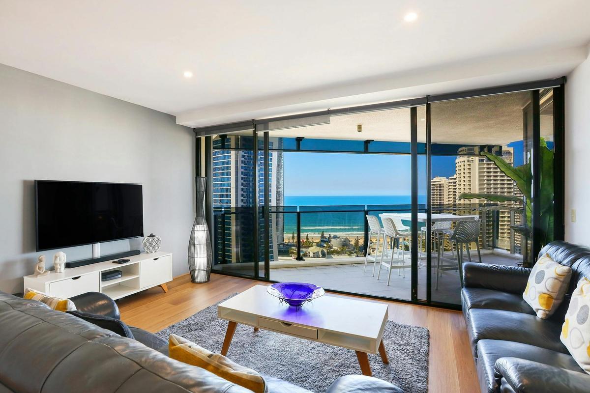 Level 24 Comfort - Three-Bedroom Apartment - Circle on Cavill Surfers Paradise