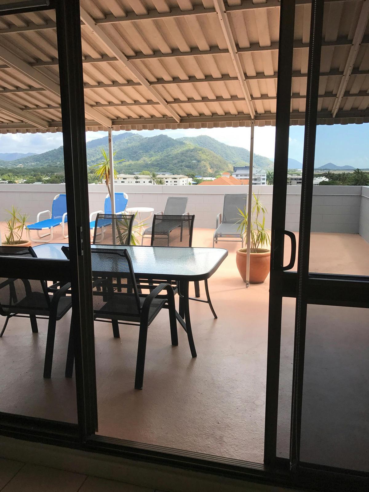Penthouse 2 Bedroom Oceanview Apartment