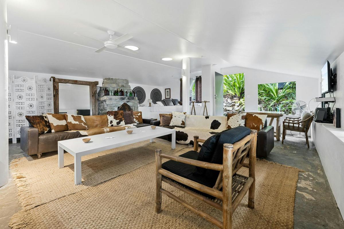 3 Pavillion Doorila Beach House
