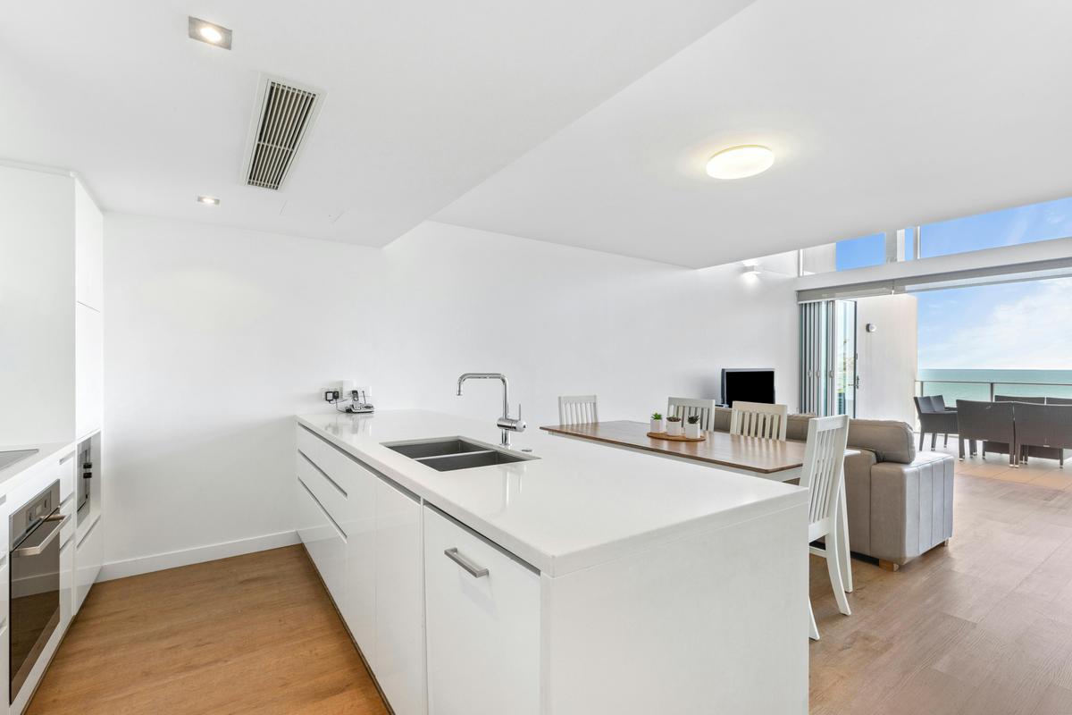 Echelon Apartments Penthouse Kitchen