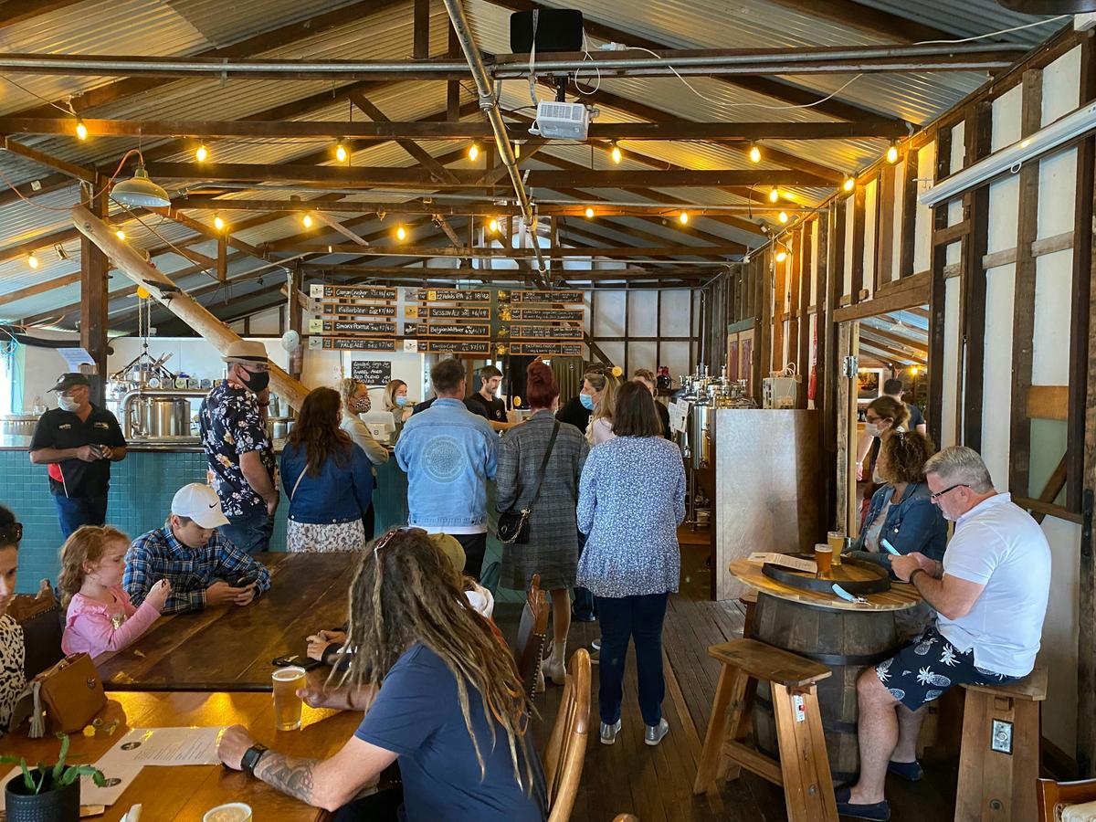 Noosa Hinterland Drinks - distillery, winery & brewery tour