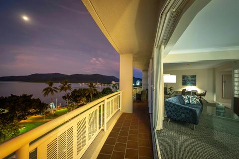 King One Bedroom Suite Water View with Balcony