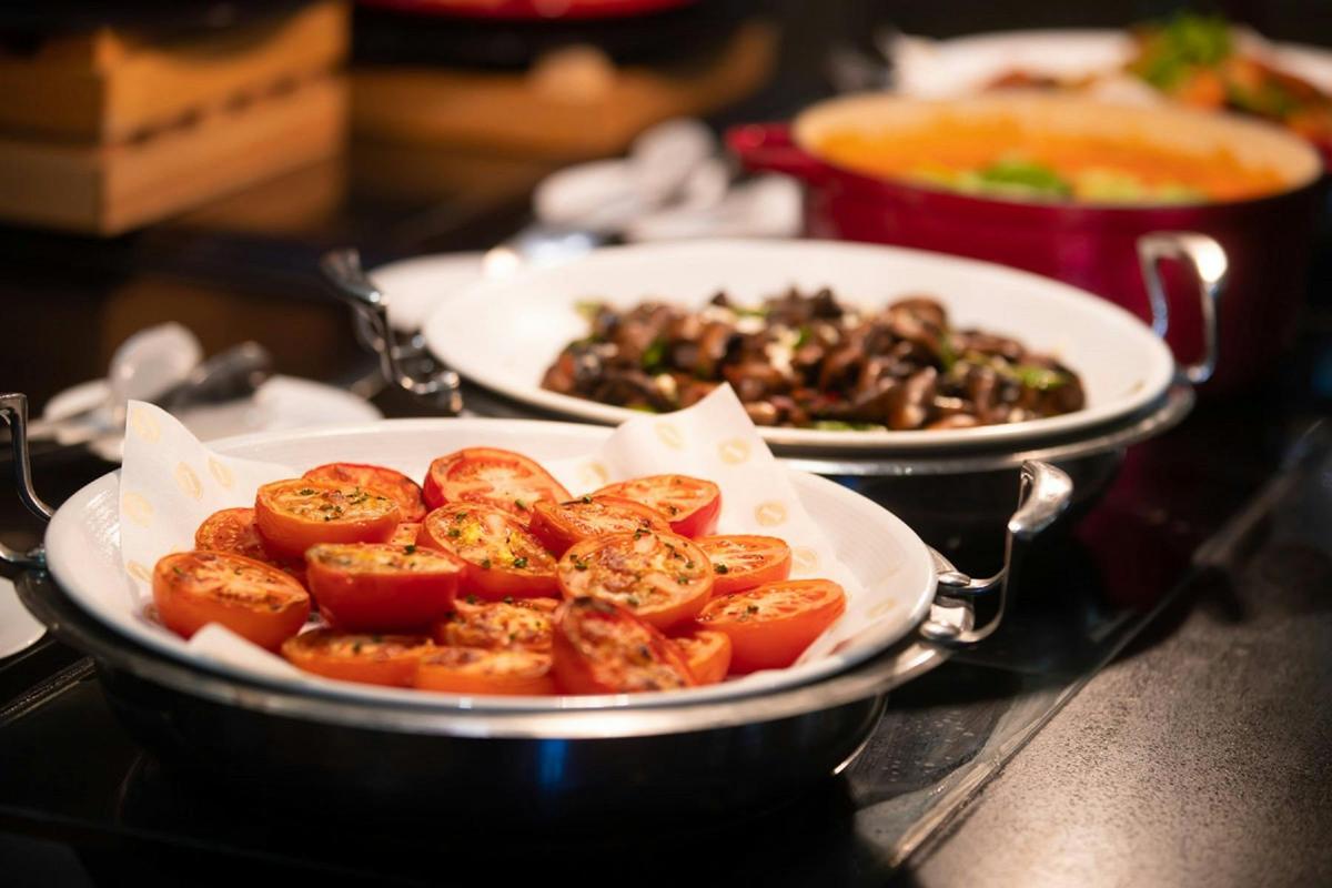 Hot buffet