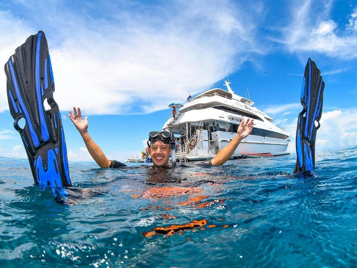 Evolution Outer Reef Cruise