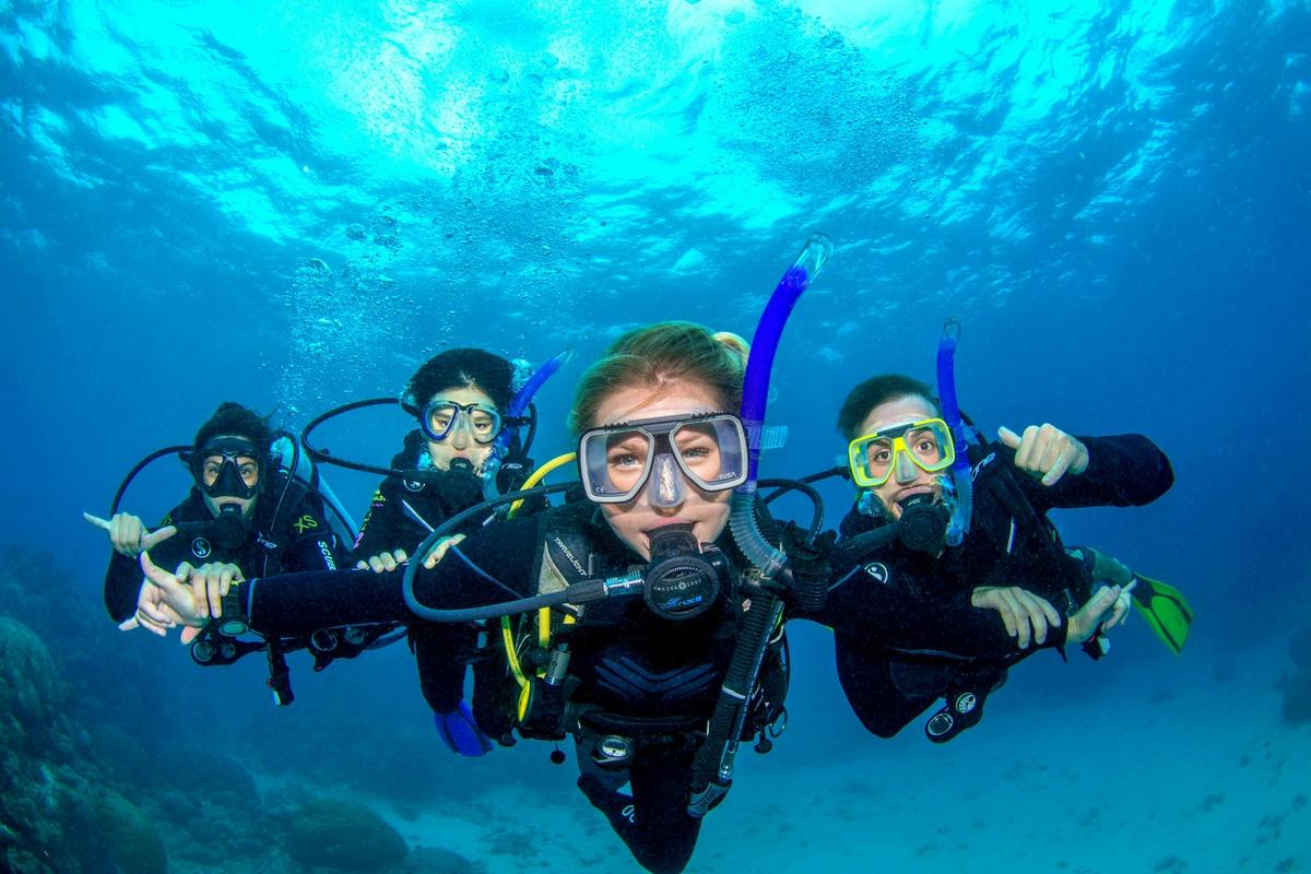 Divers Den