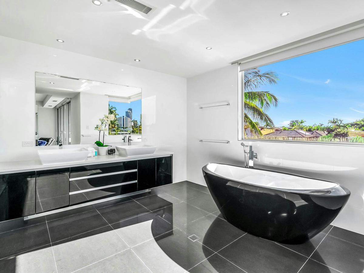 Master Ensuite