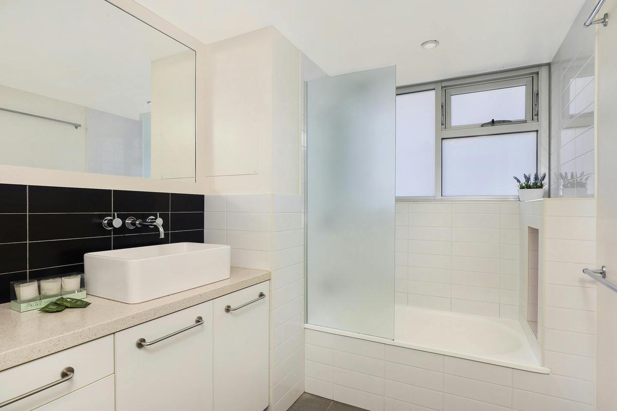 3 Bedroom Filtered Ocean View Apartment