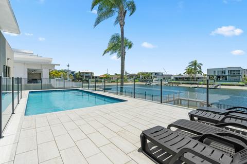 Elite Holiday Homes - Sapphire Waters