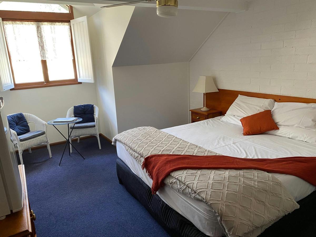 Country View King Room