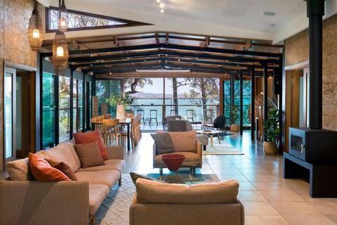 Luxury Lakehouse
