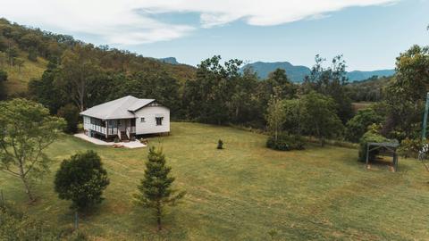 Eighteen Mile Cottage and Homestead