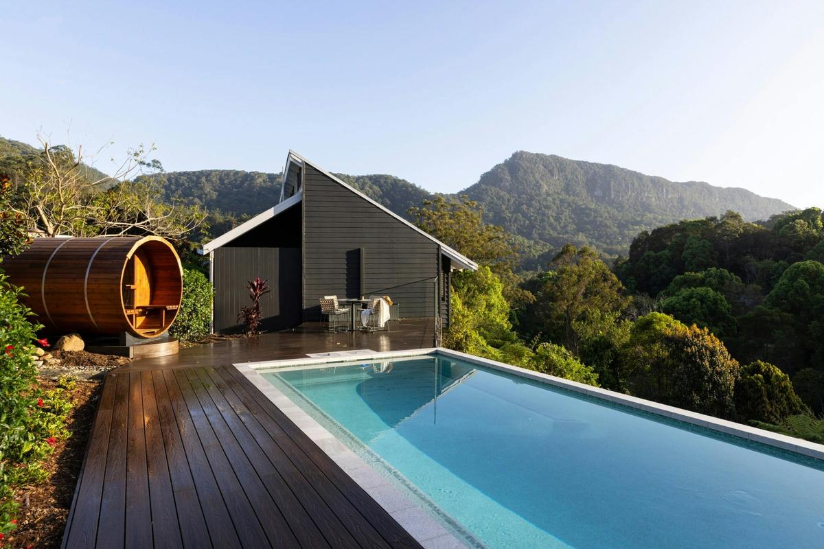 Upper Valley Infinity Pool & Sauna