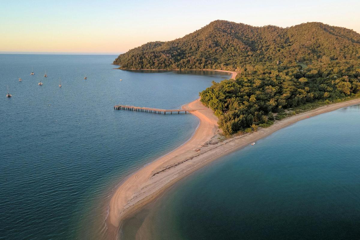 Explore Dunk Island Day Tour | Cairns Day Return | 6.30am
