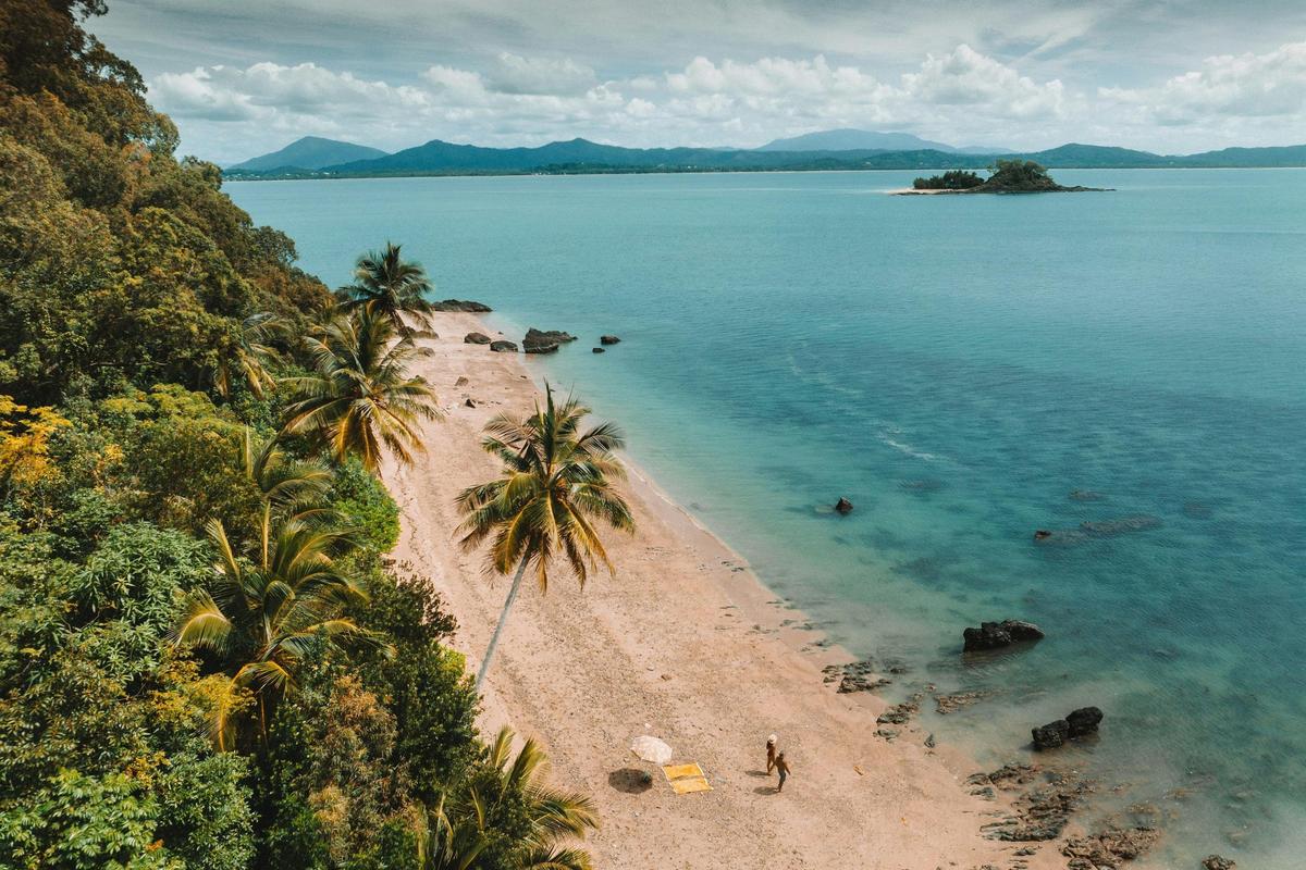 Explore Dunk Island Day Tour | Cairns Day Return | 6.30am