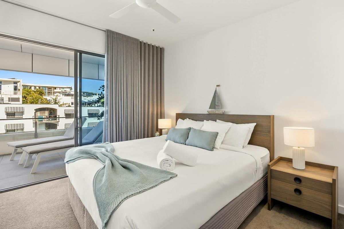 Elysee Beachside 3 Bedroom Ultimate Apartment