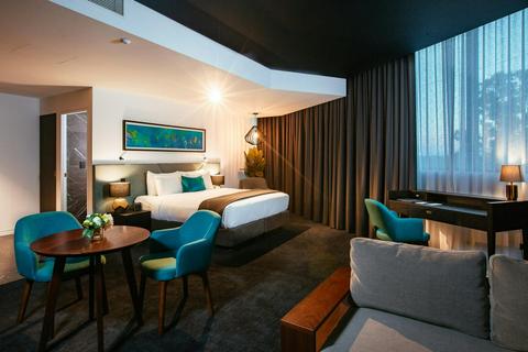 Corner Suite