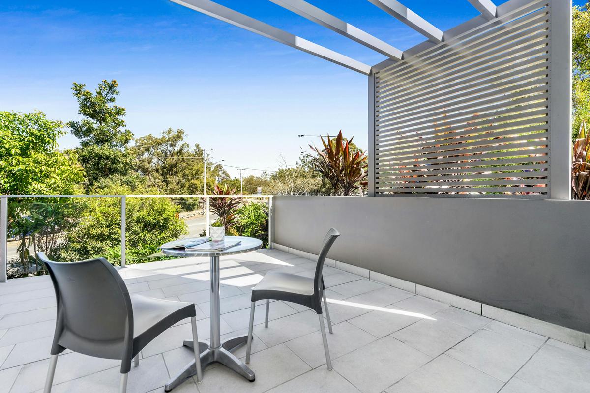 Studio Balcony Apartments