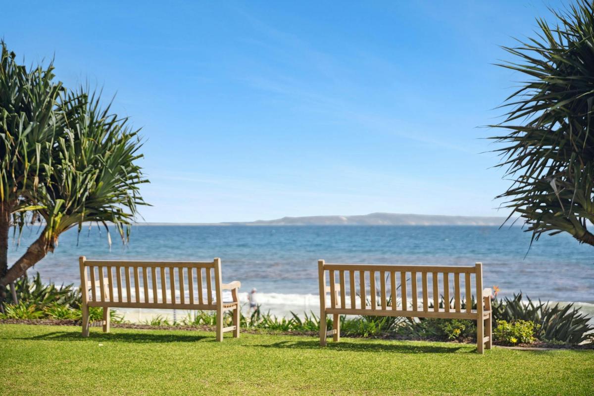 Exquisite beachfront holidays are accompanied by breathtaking views of the boundless ocean.