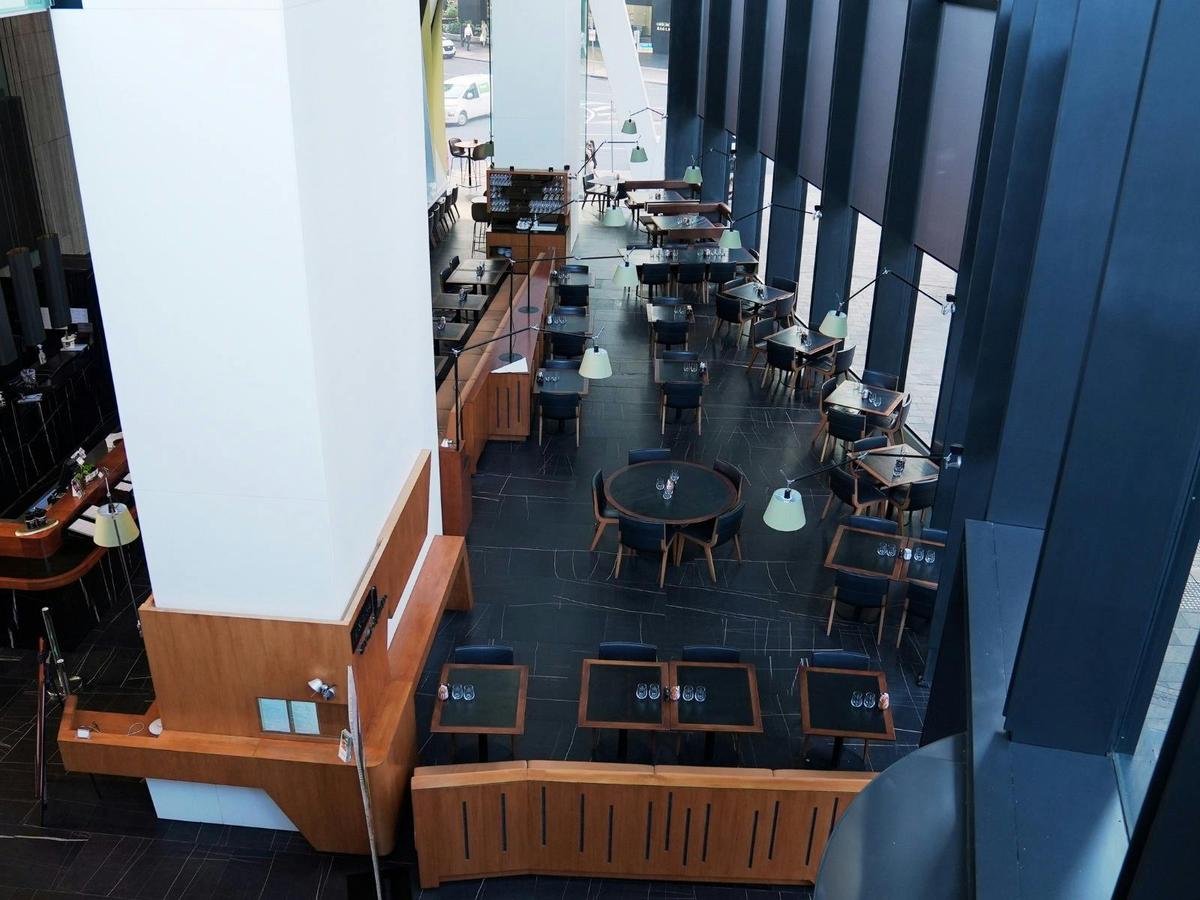 Spacious Dining in the Heart of the City