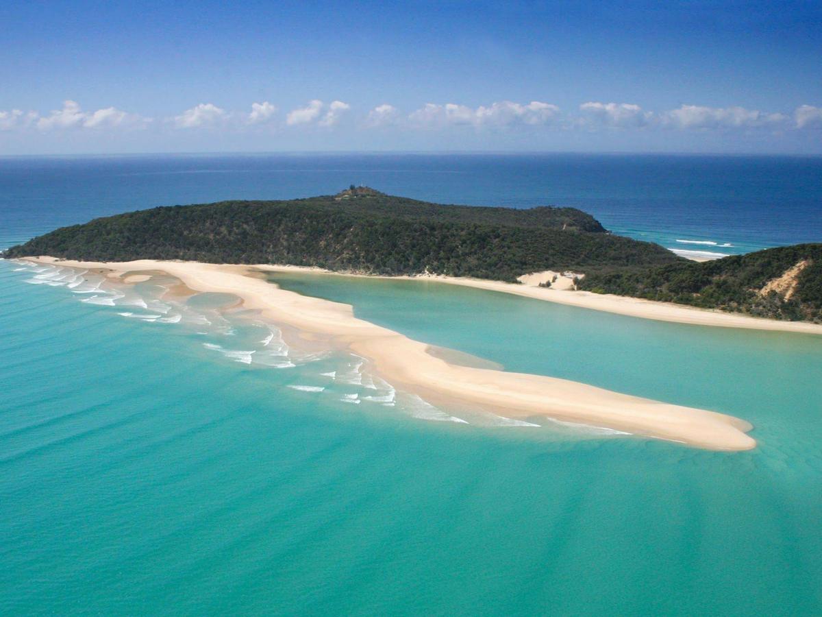 Epic Surf Lesson Noosa - Australia’s Longest Wave 4X4 Day Trip
