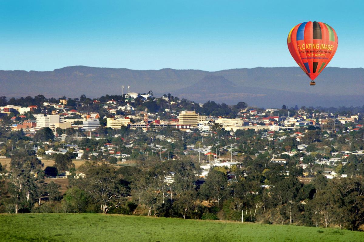 Balloon flights over the heritage city of Ipswich & the Great Dividing Range in the background