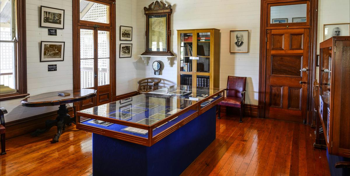 Young Family. Fairymead House Sugar History Museum. Bundaberg
