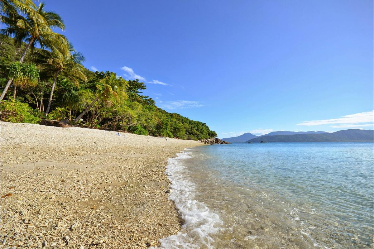 Fitzroy Island Including Snorkel & Glass bottom Boat Tour