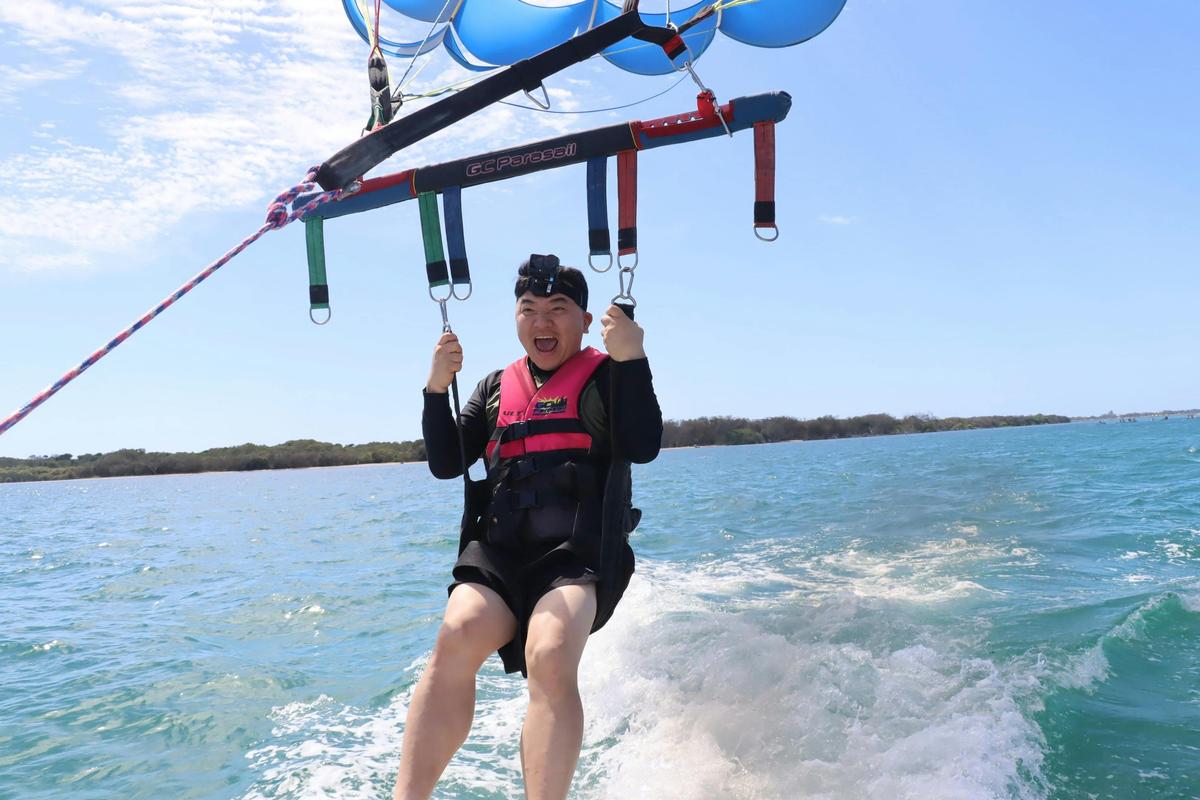 Solo Parasail