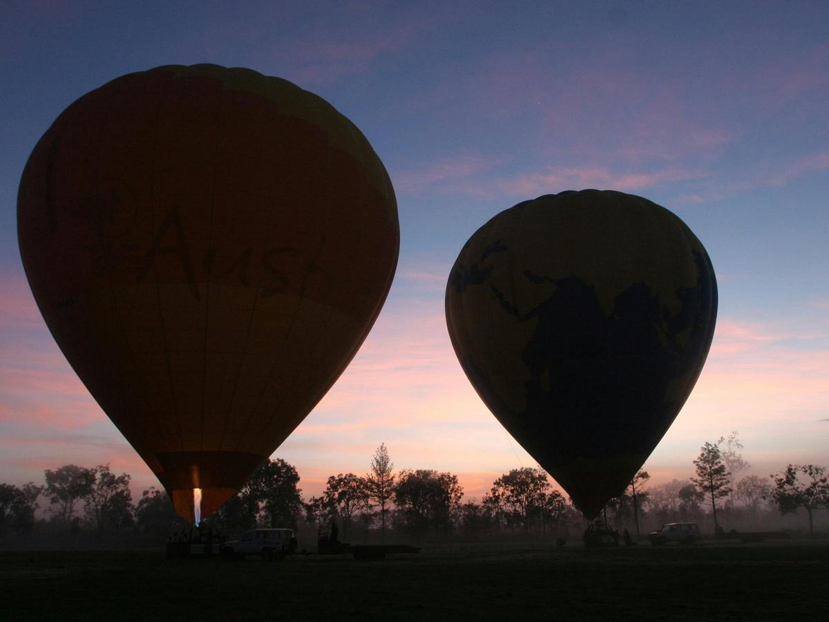 Fly Me to the Moon Brisbane Hot Air Balloon Rides