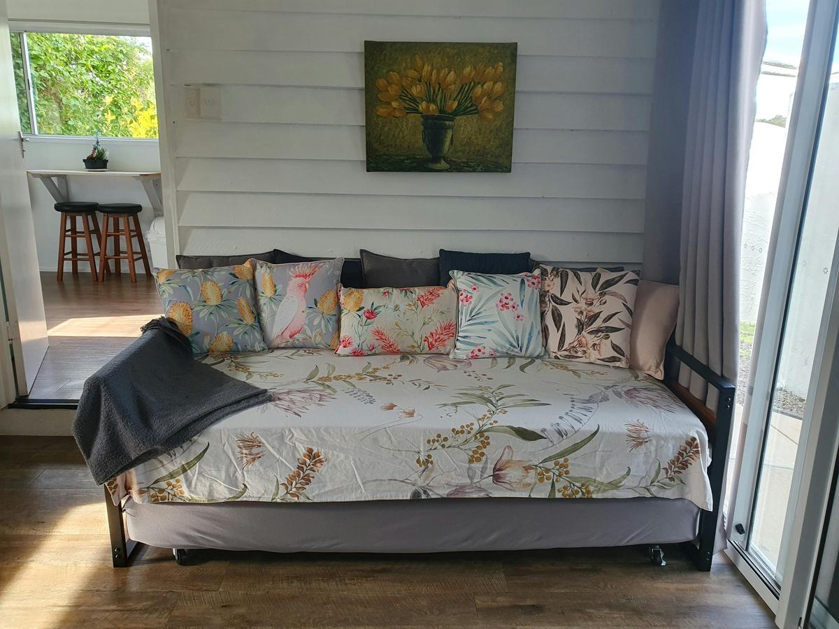 Day bed, sleeps 2 children