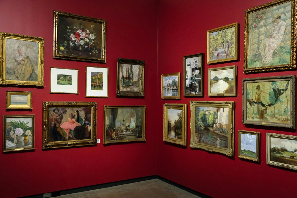 Artwork in the Hinton Gallery
