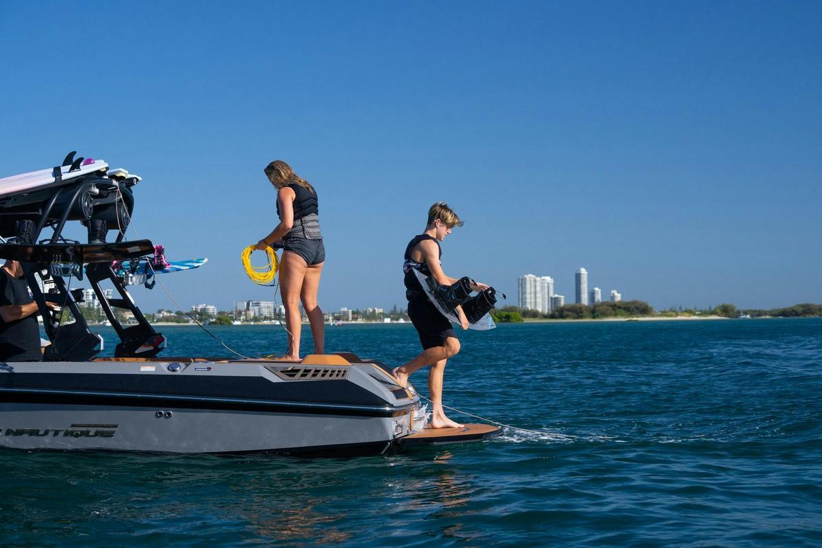 Gold Coast Wake Boat Hire- the crew getting ready for another epic Gold Coast Day on the Broadwater