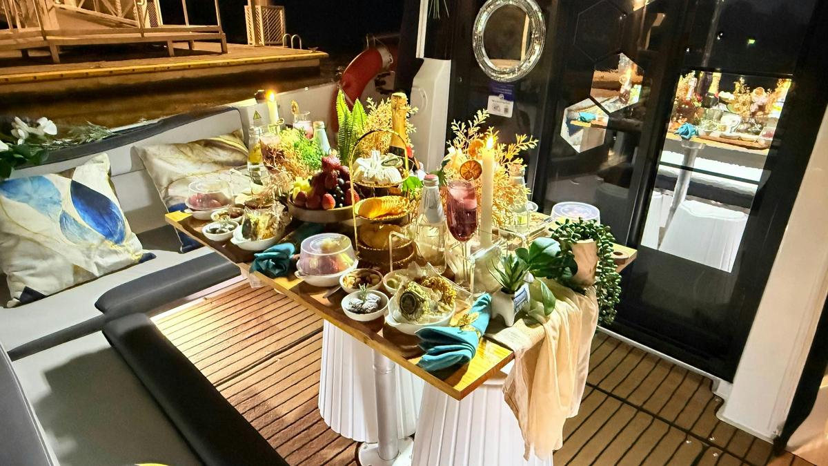 Floating Picnic