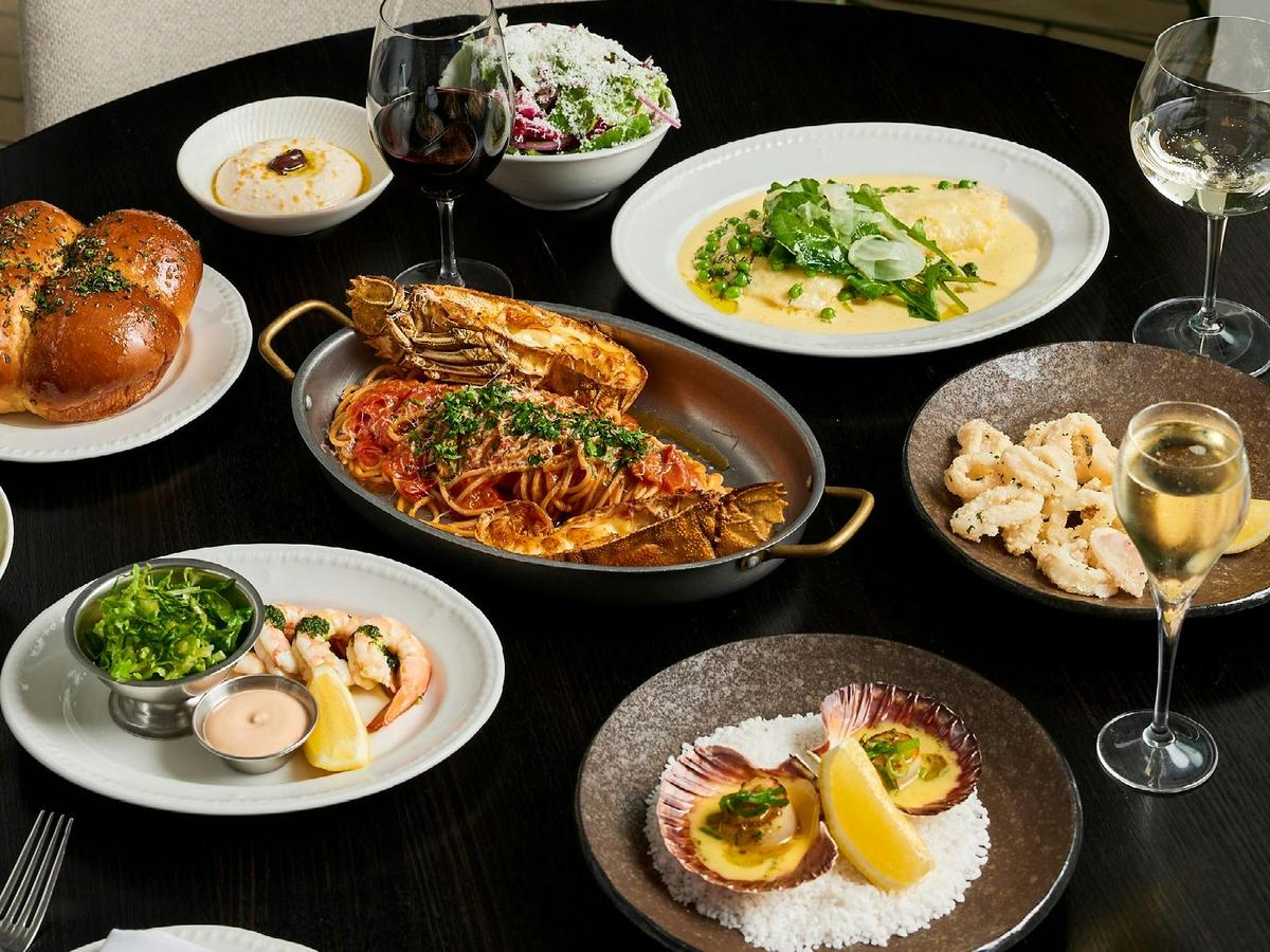 Fosh Bar & Restaurant