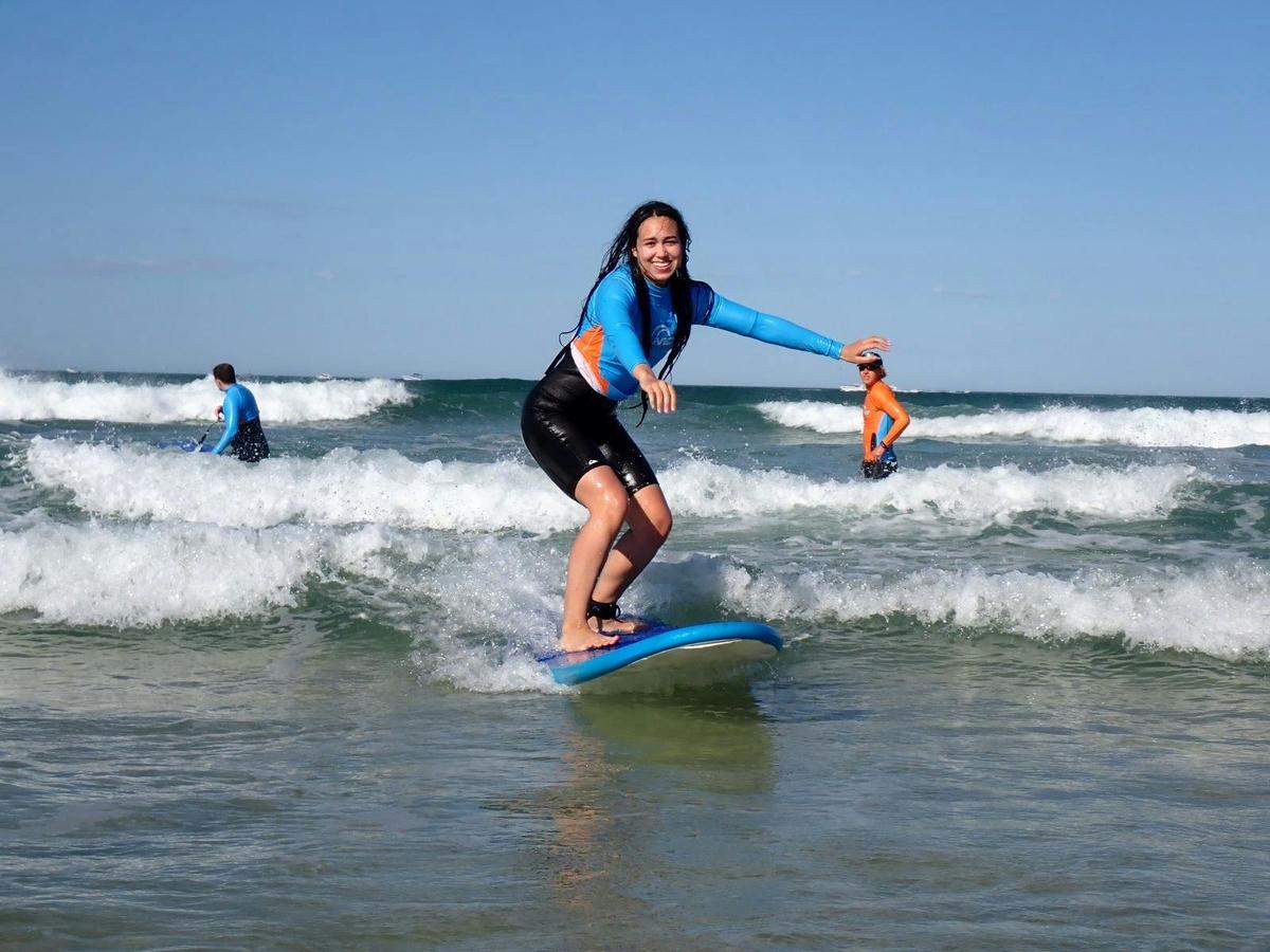 Two hour Beginner Surf Lesson (Ages 13+)